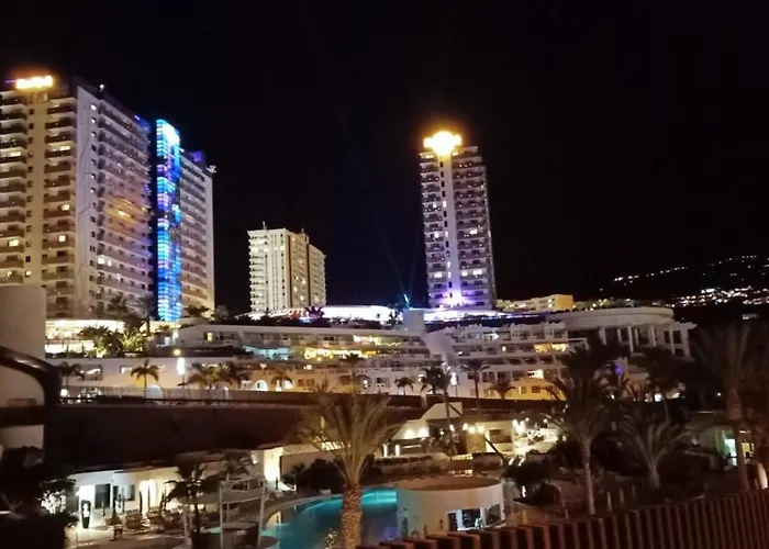 Sunrise In Paradise 아파트 *